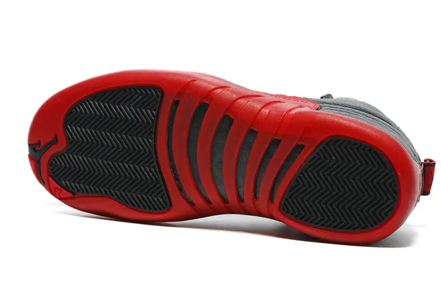 Tênis de basquete Air Jordan 12 preto e vermelho 2