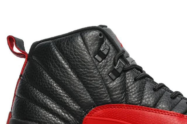 Tênis de basquete Air Jordan 12 preto e vermelho 3