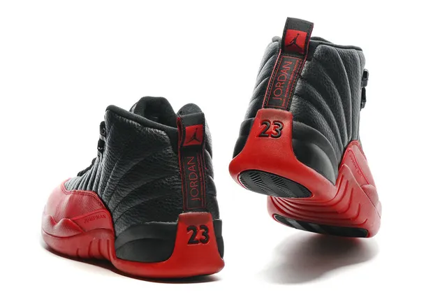 Tênis de basquete Air Jordan 12 preto e vermelho 7