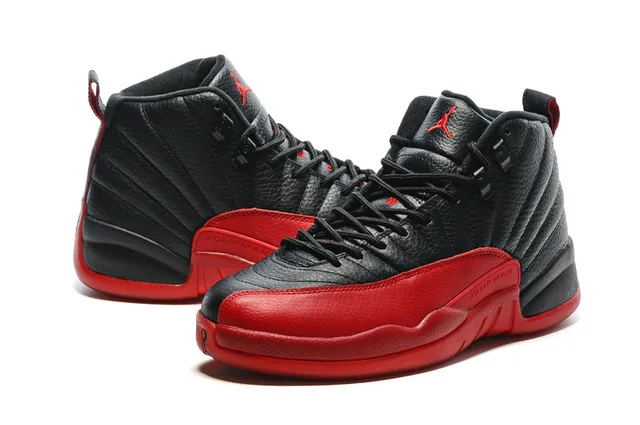 Tênis de basquete Air Jordan 12 preto e vermelho 10