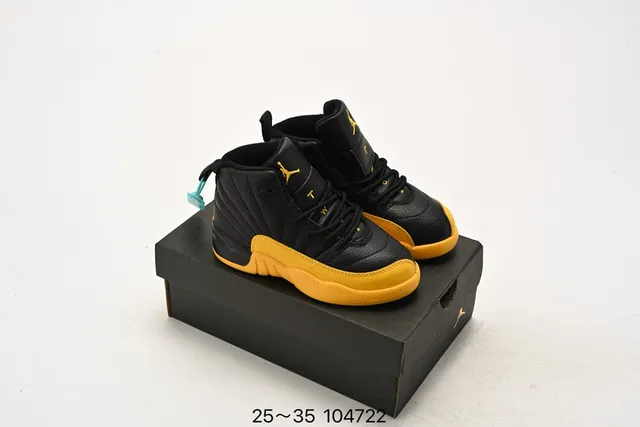 Chaussures de basketball pour enfants Air Jordan 12 noir et jaune 2