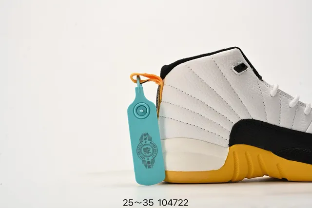 Chaussures de basketball pour enfants Air Jordan 12 noir et jaune 20