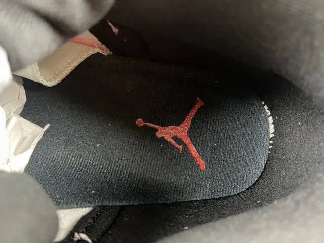 Air Jordan 12 Chaussures de basketball blanc et rouge 13