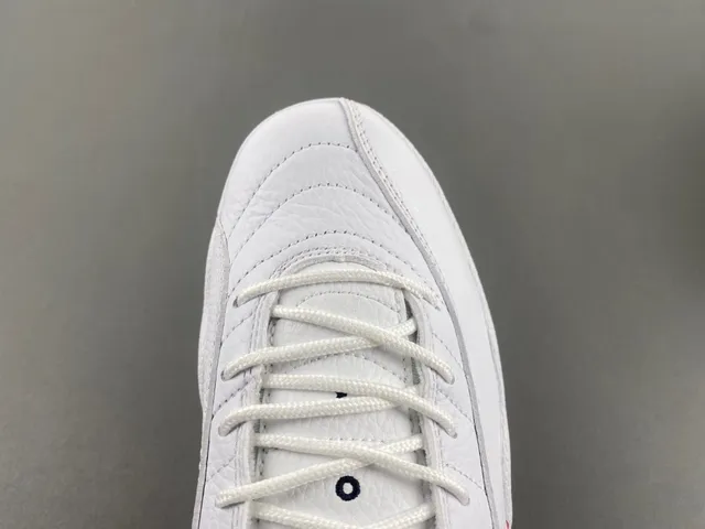 Air Jordan 12 白红黑篮球鞋 6