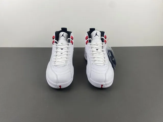 Air Jordan 12 白红黑篮球鞋 12