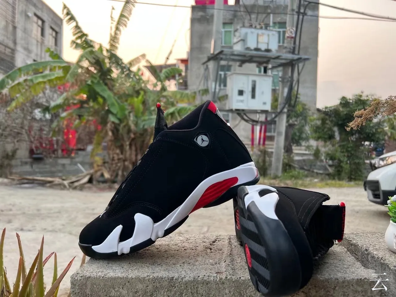Air Jordan 14 أسود أحمر أبيض أحذية كرة السلة 3