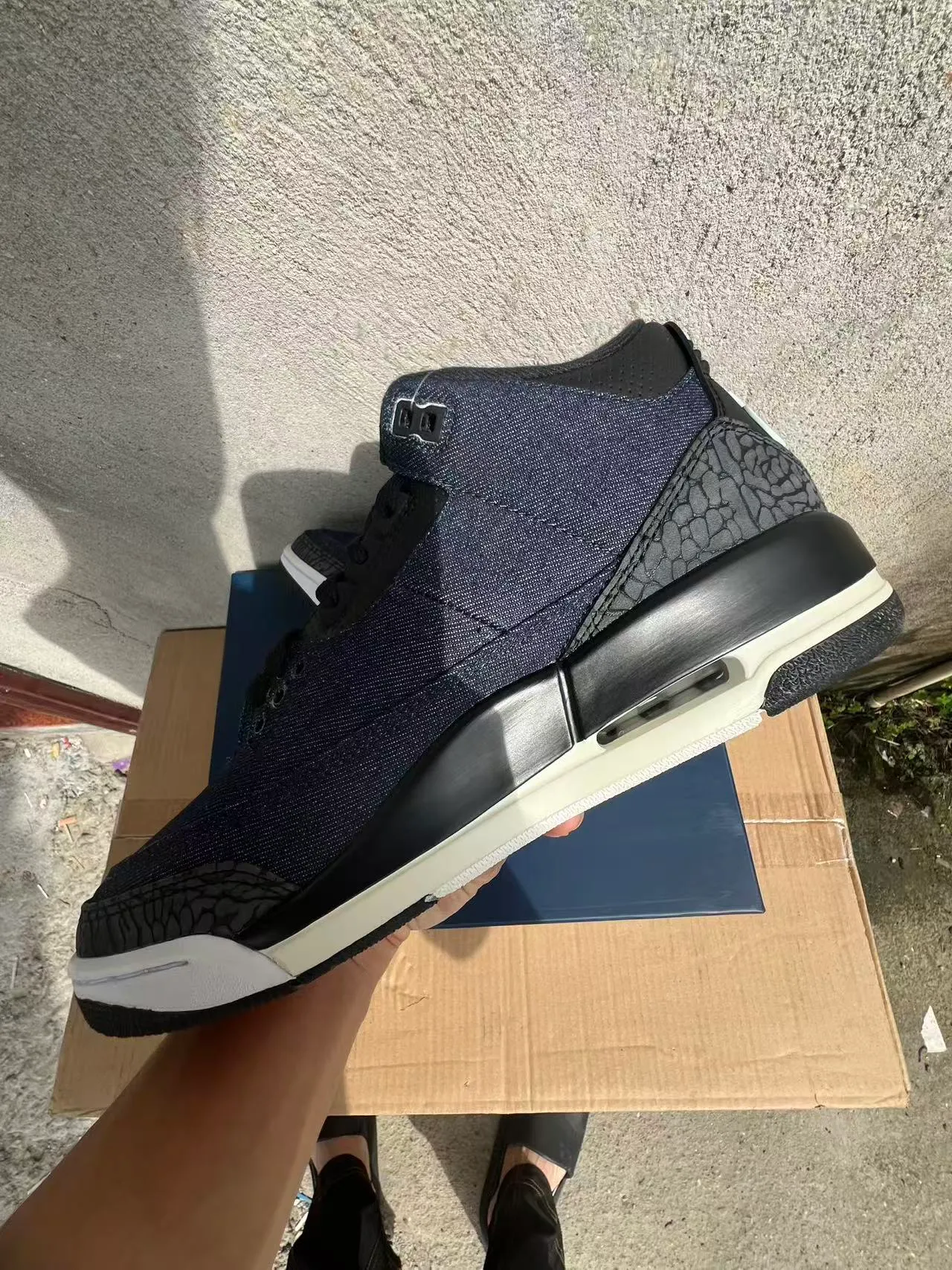 Zapatillas de baloncesto Air Jordan 3 Denim con estampado de elefante 4