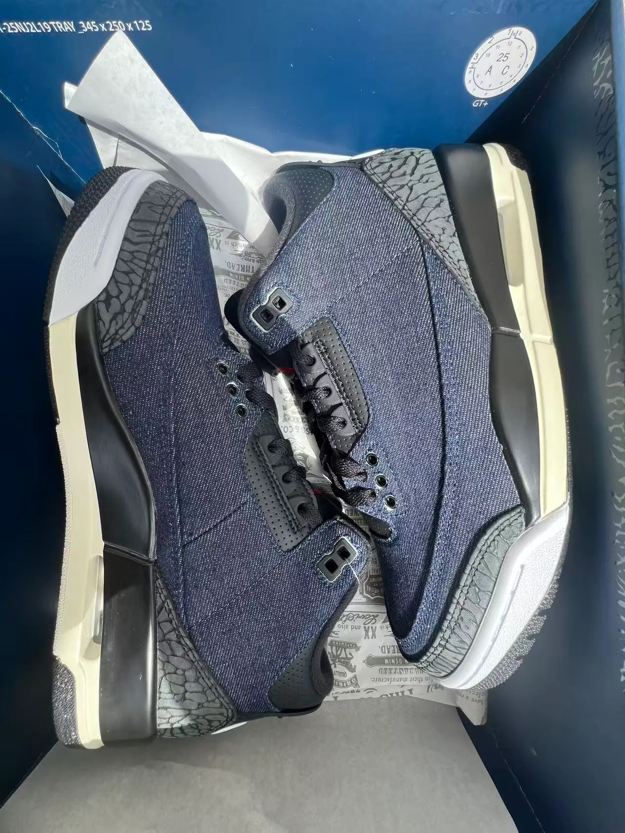 Zapatillas de baloncesto Air Jordan 3 Denim con estampado de elefante 8