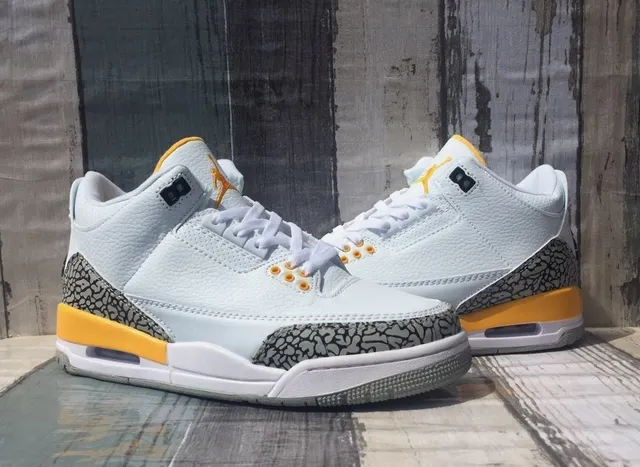 حذاء كرة السلة Air Jordan 3 أبيض إسمنتي برتقالي 3