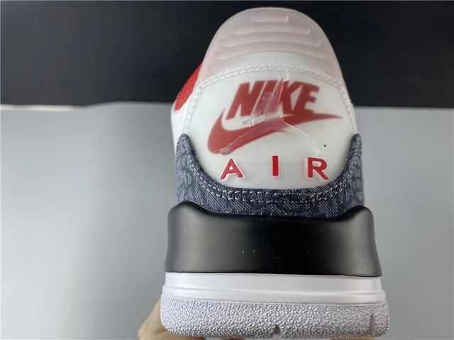 Air Jordan 3 白深灰红篮球鞋 16
