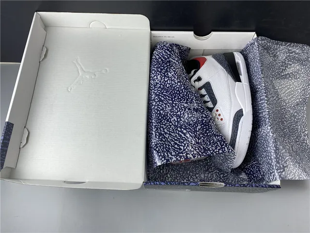 Air Jordan 3 白深灰红篮球鞋 22