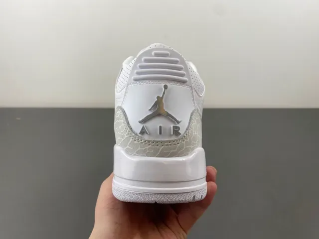 Air Jordan 3 白色象纹篮球鞋 4