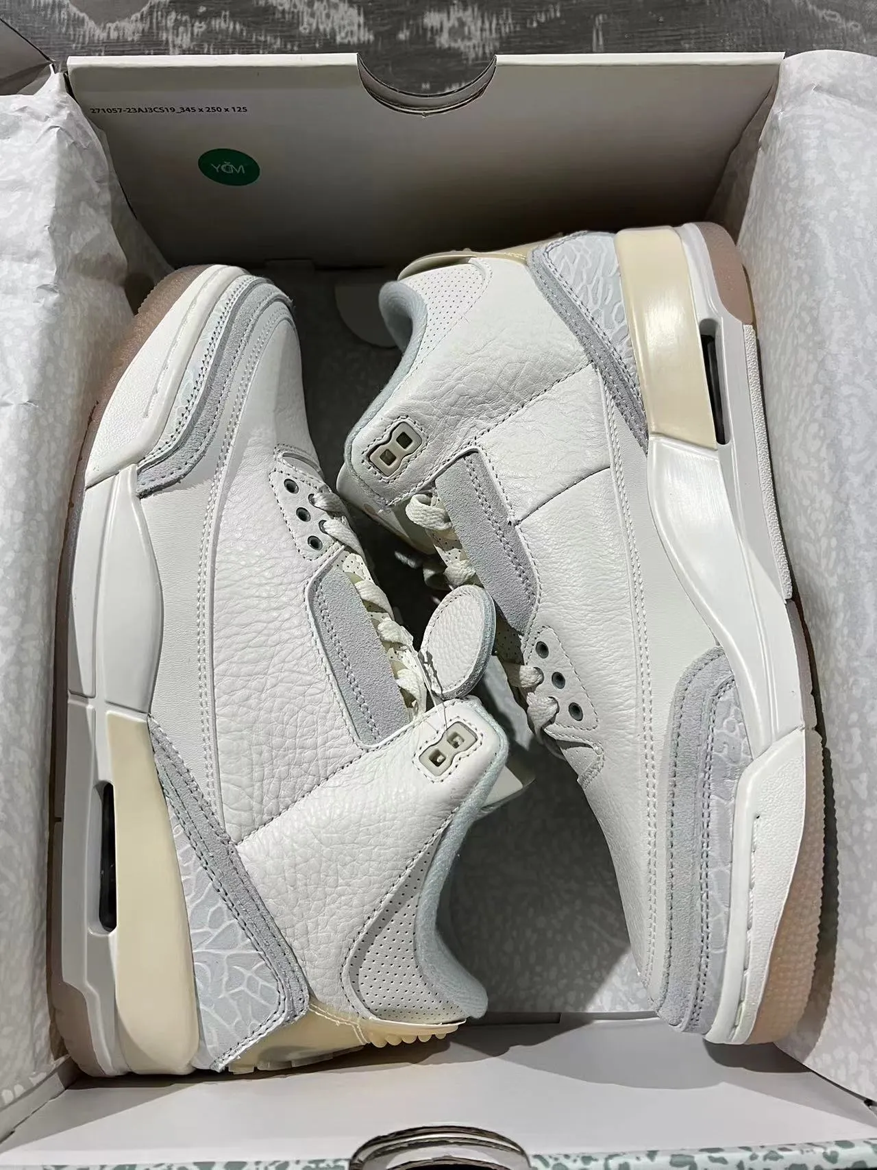 Air Jordan 3 白象印花篮球鞋 9