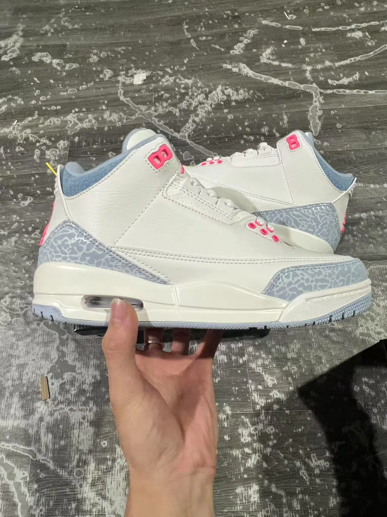 Chaussures de basketball Air Jordan 3 à imprimé éléphant blanc, bleu clair et rose 6