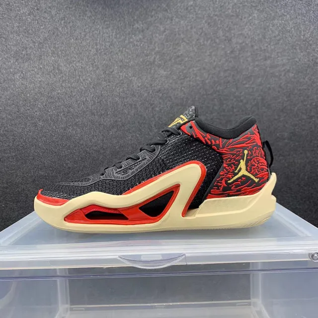 Tênis de basquete Air Jordan 37 preto dourado vermelho 2