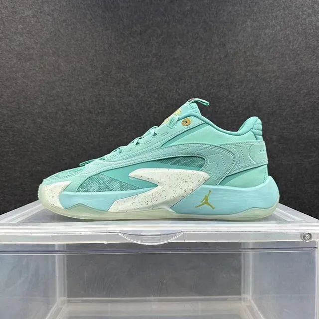 Chaussures de basketball Air Jordan 37 Low Aqua 2