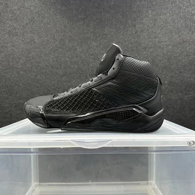 حذاء كرة السلة Air Jordan 38 بتصميم مرتفع باللون الأسود الأحادي 2
