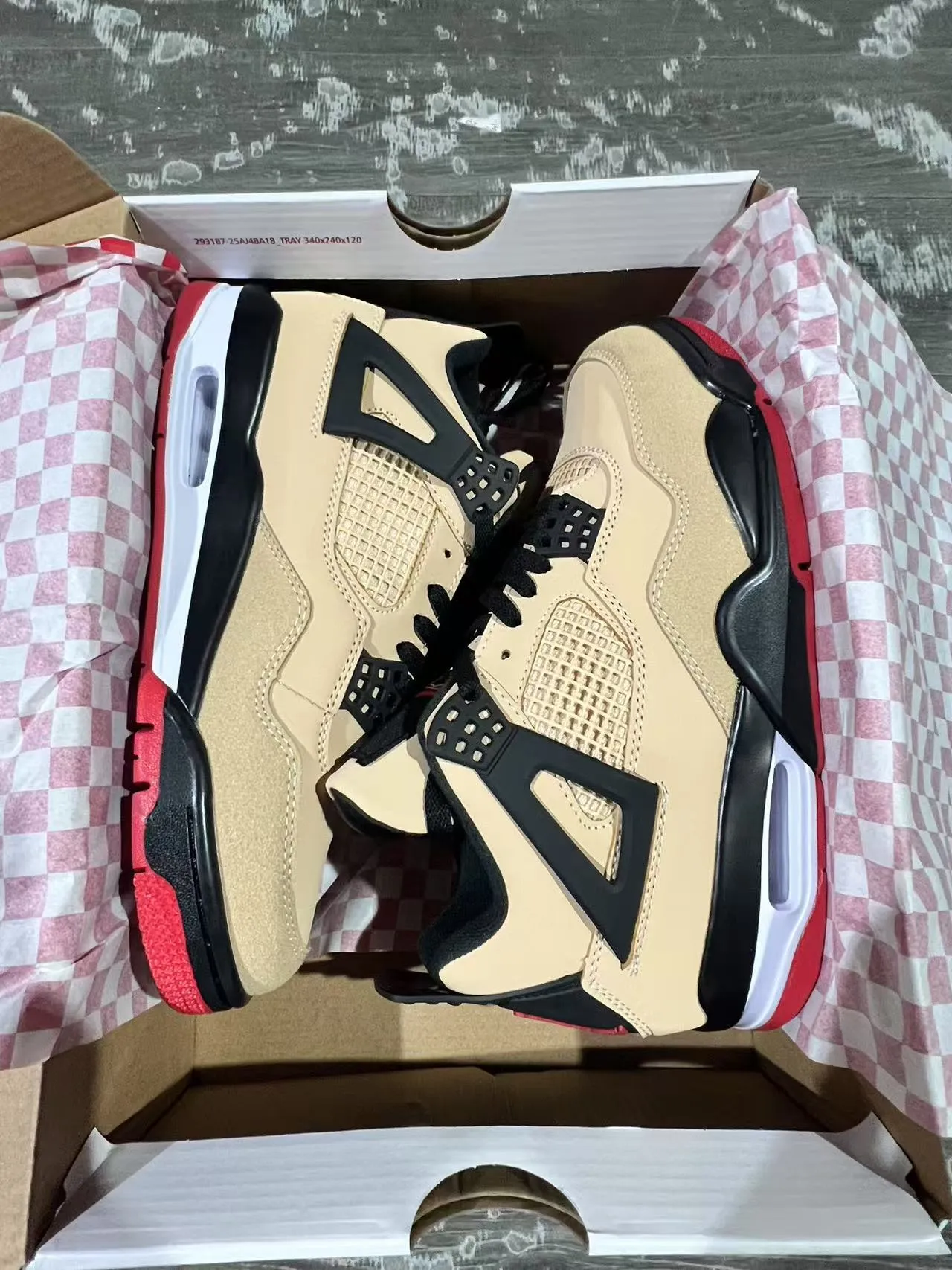Zapatillas de baloncesto Air Jordan 4 beige negro rojo 9