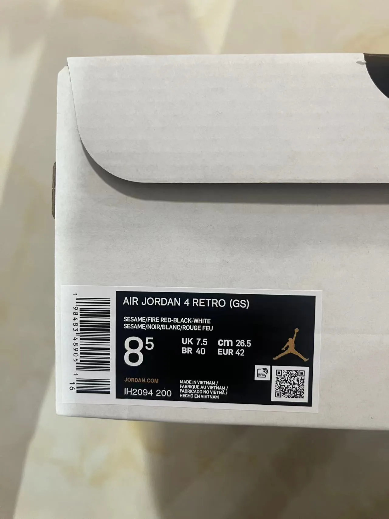 Chaussures de basketball Air Jordan 4 beige noir rouge 10