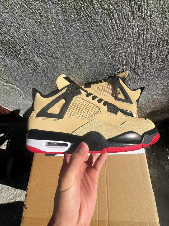 حذاء كرة السلة Air Jordan 4 بيج وأسود وأحمر 7