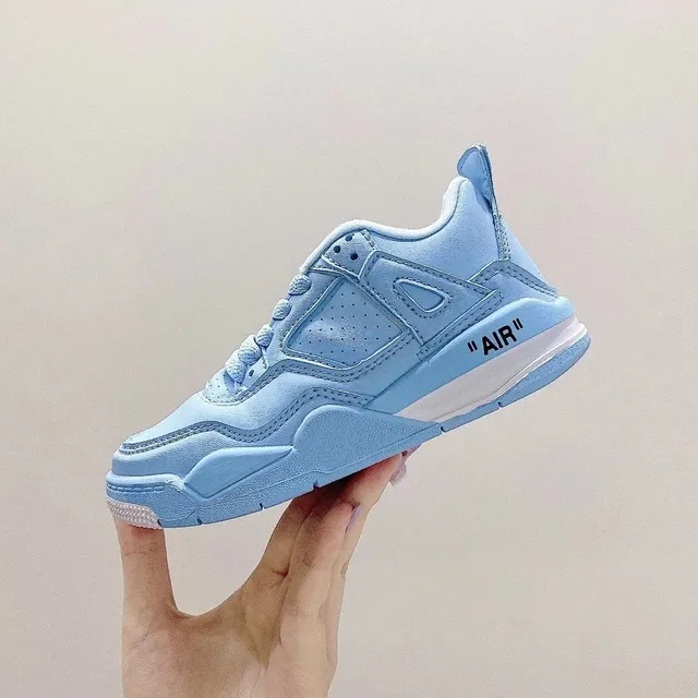 حذاء كرة السلة Air Jordan 4 باللون الأسود 3