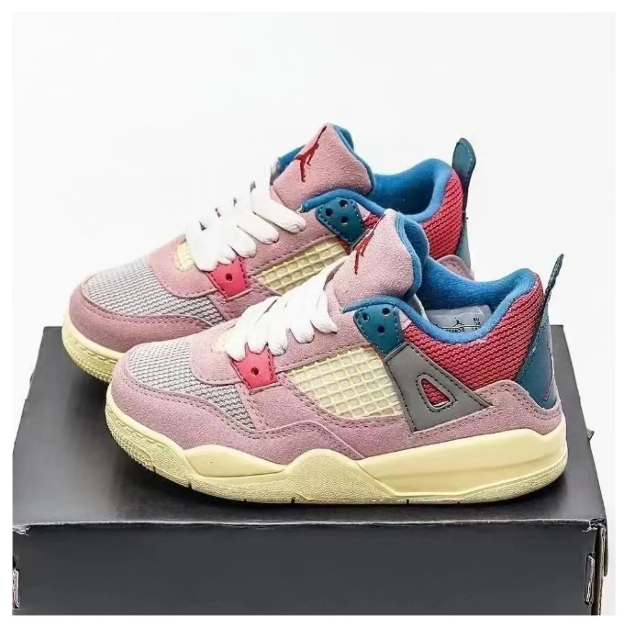 حذاء كرة السلة Air Jordan 4 باللون الأسود 15