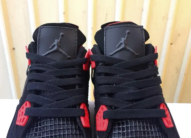 حذاء كرة السلة Air Jordan 4 أسود أحمر بنفسجي 3