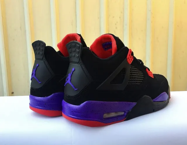 حذاء كرة السلة Air Jordan 4 أسود أحمر بنفسجي 4