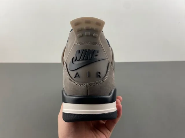 Zapatillas de baloncesto Air Jordan 4 de ante gris 4