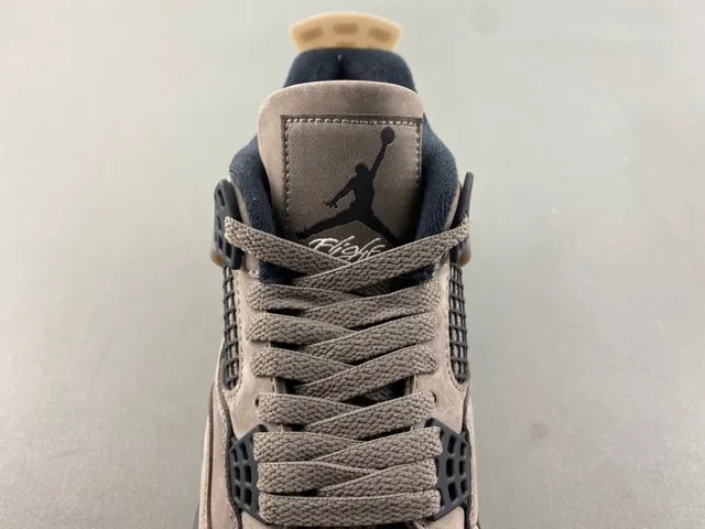 Zapatillas de baloncesto Air Jordan 4 de ante gris 6