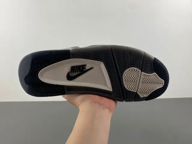 Zapatillas de baloncesto Air Jordan 4 de ante gris 9