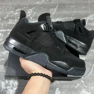 Air Jordan 4 Retro একরঙা কালো বাস্কেটবল জুতো