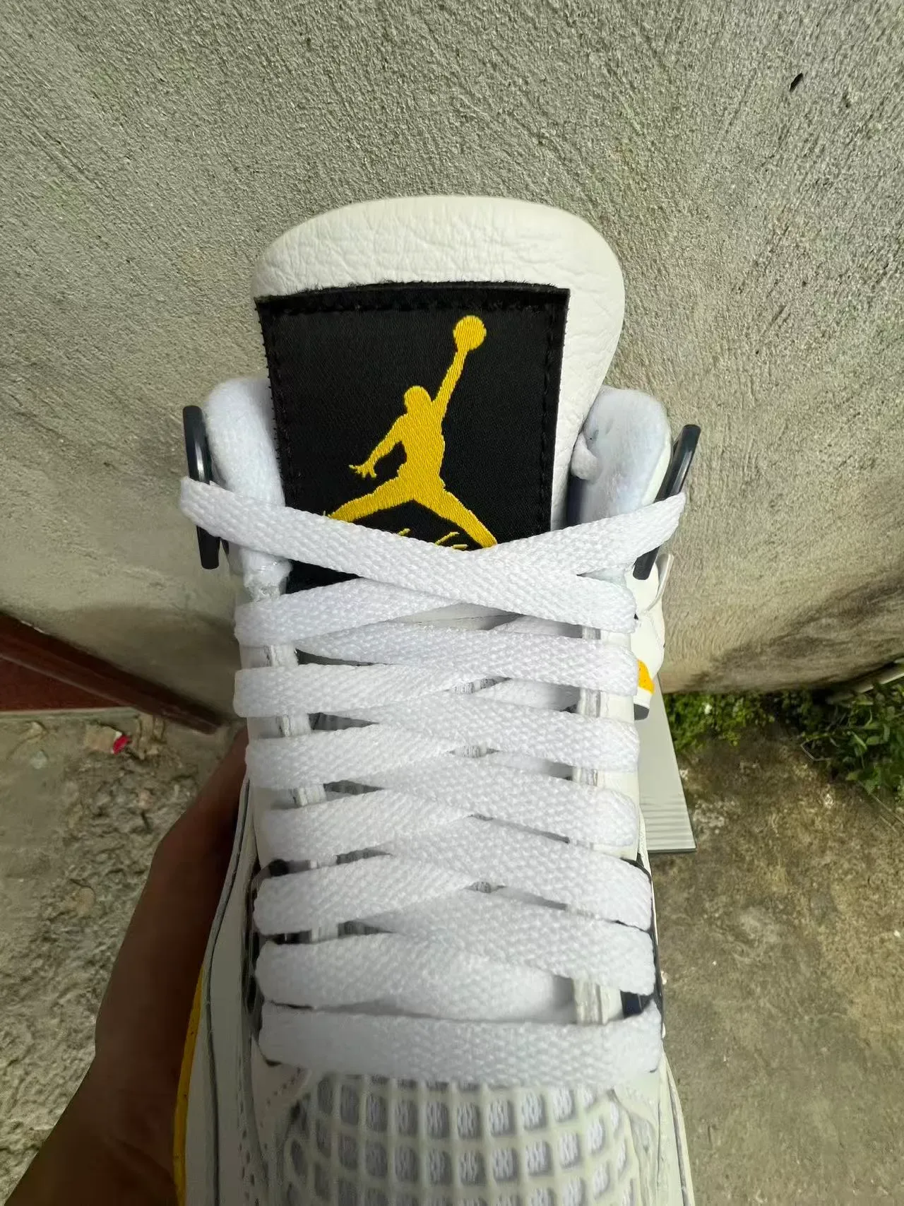 Air Jordan 4 Chaussures de Basket Blanc Noir Jaune Moucheté 4