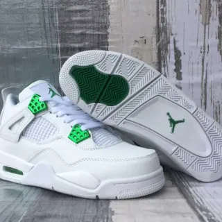 Tênis de basquete Air Jordan 4 branco e verde