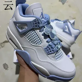 Zapatillas de baloncesto Air Jordan 4 blanco y azul claro con encaje floral