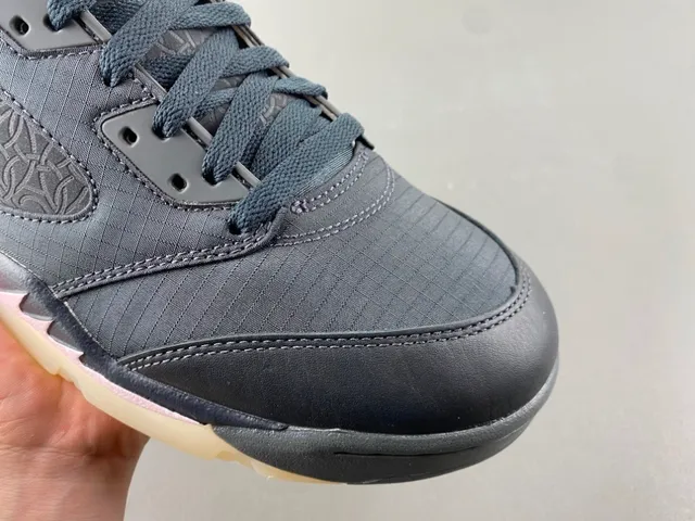 Zapatillas de baloncesto para mujer Air Jordan 5 negro y rosa 2