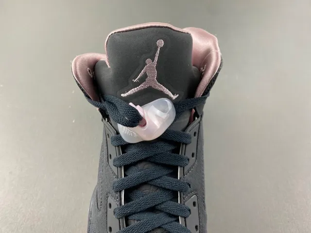 Zapatillas de baloncesto para mujer Air Jordan 5 negro y rosa 6