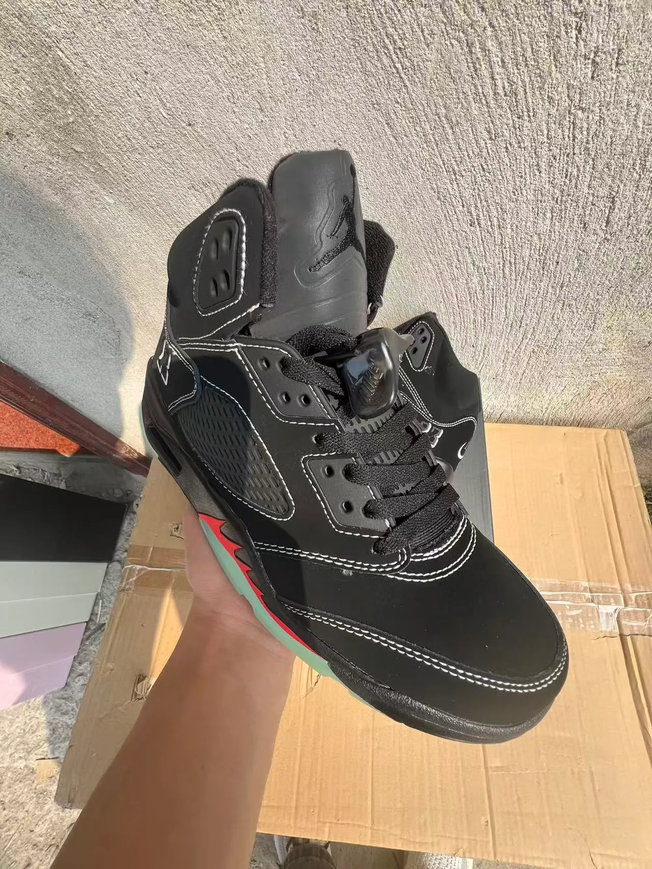 Zapatillas de baloncesto Air Jordan 5 negro rojo llama 2