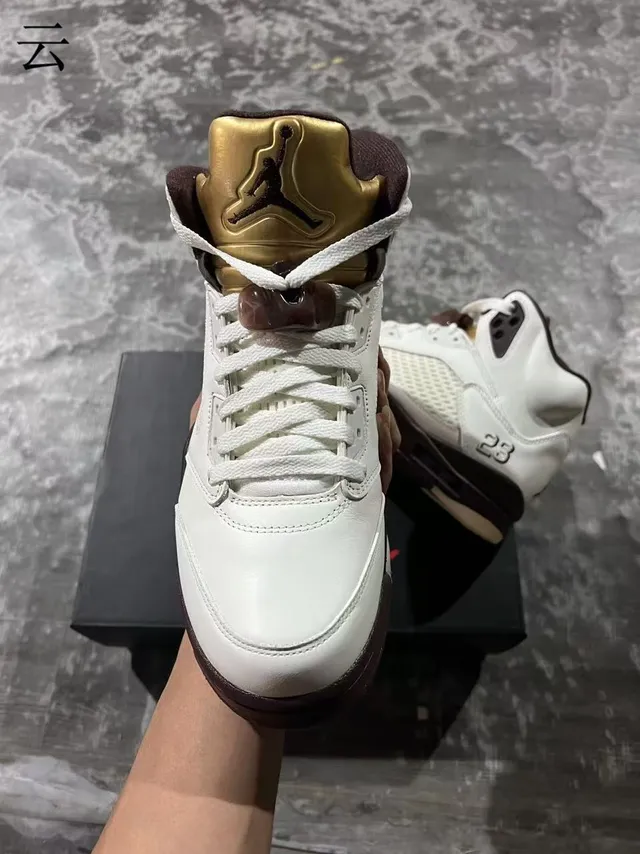 Zapatillas de baloncesto Air Jordan 5 blanco marrón dorado 3