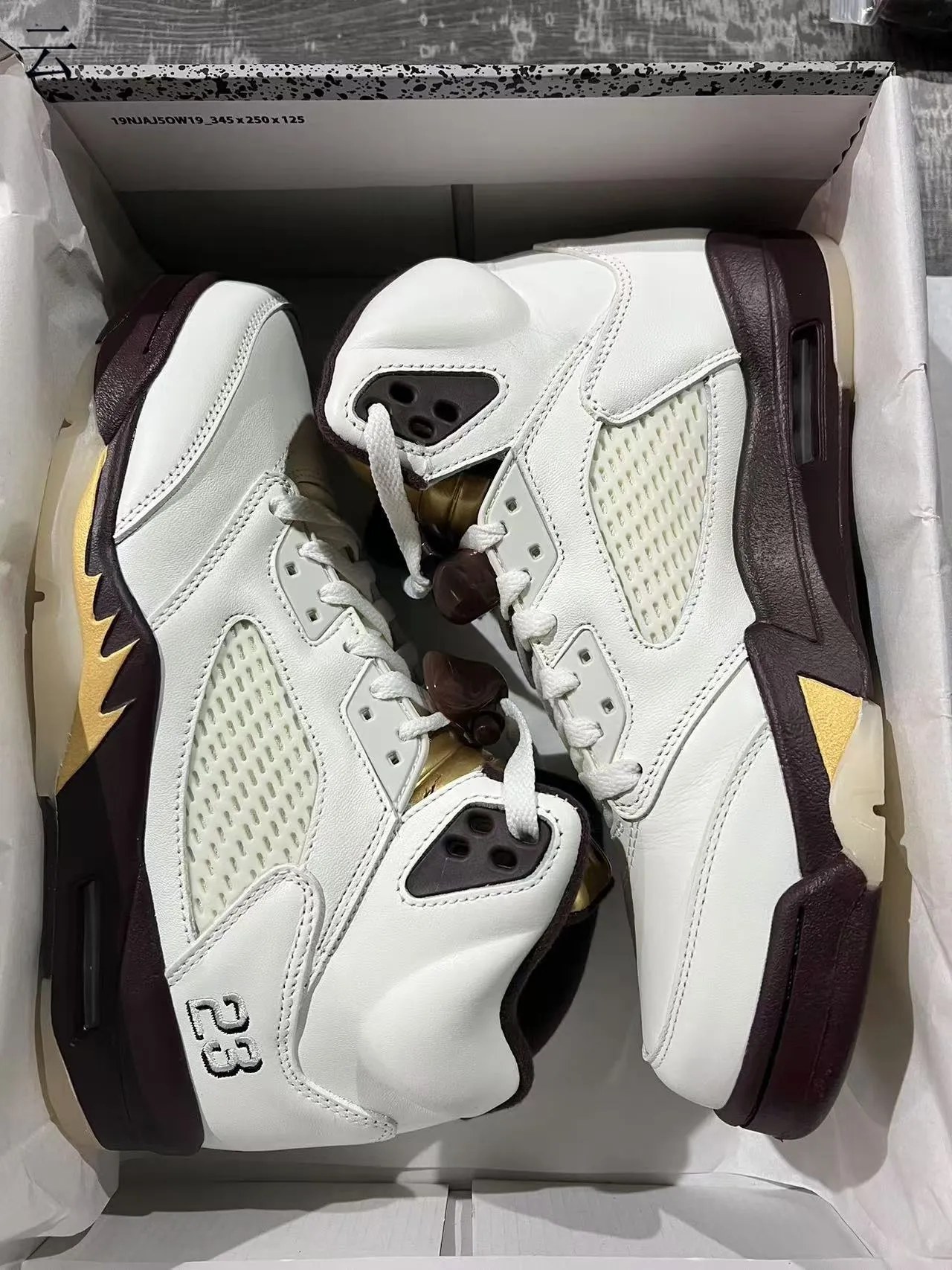 Zapatillas de baloncesto Air Jordan 5 blanco marrón dorado 9