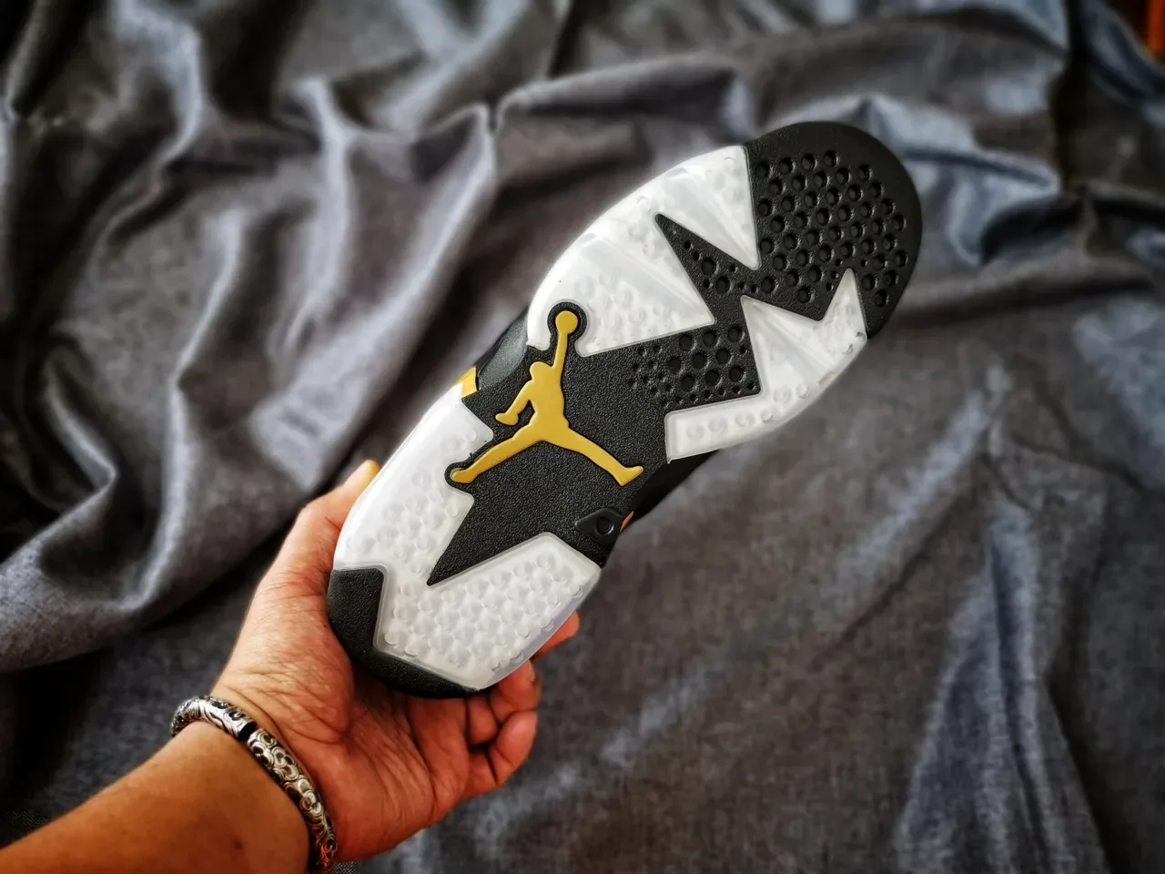 Air Jordan 6 黑金 Visible Air 篮球鞋 8