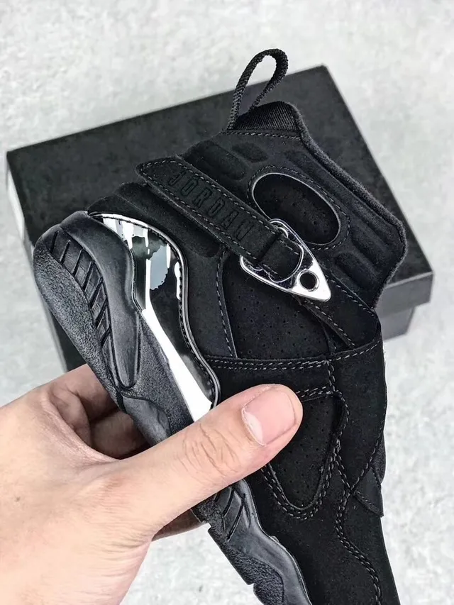Chaussures de basketball montantes Air Jordan noir et gris à fermeture à double sangle 15
