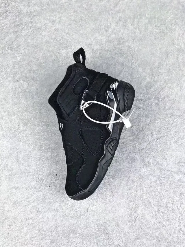 Chaussures de basketball montantes Air Jordan noir et gris à fermeture à double sangle 18