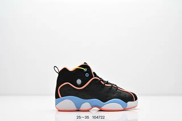 Tênis de basquete Air Jordan de cano alto com cabedal em couro perfurado preto e laranja 11