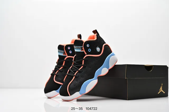 Tênis de basquete Air Jordan de cano alto com cabedal em couro perfurado preto e laranja 19