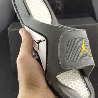 شبشب Air Jordan Slide رمادي أبيض أصفر Jumpman