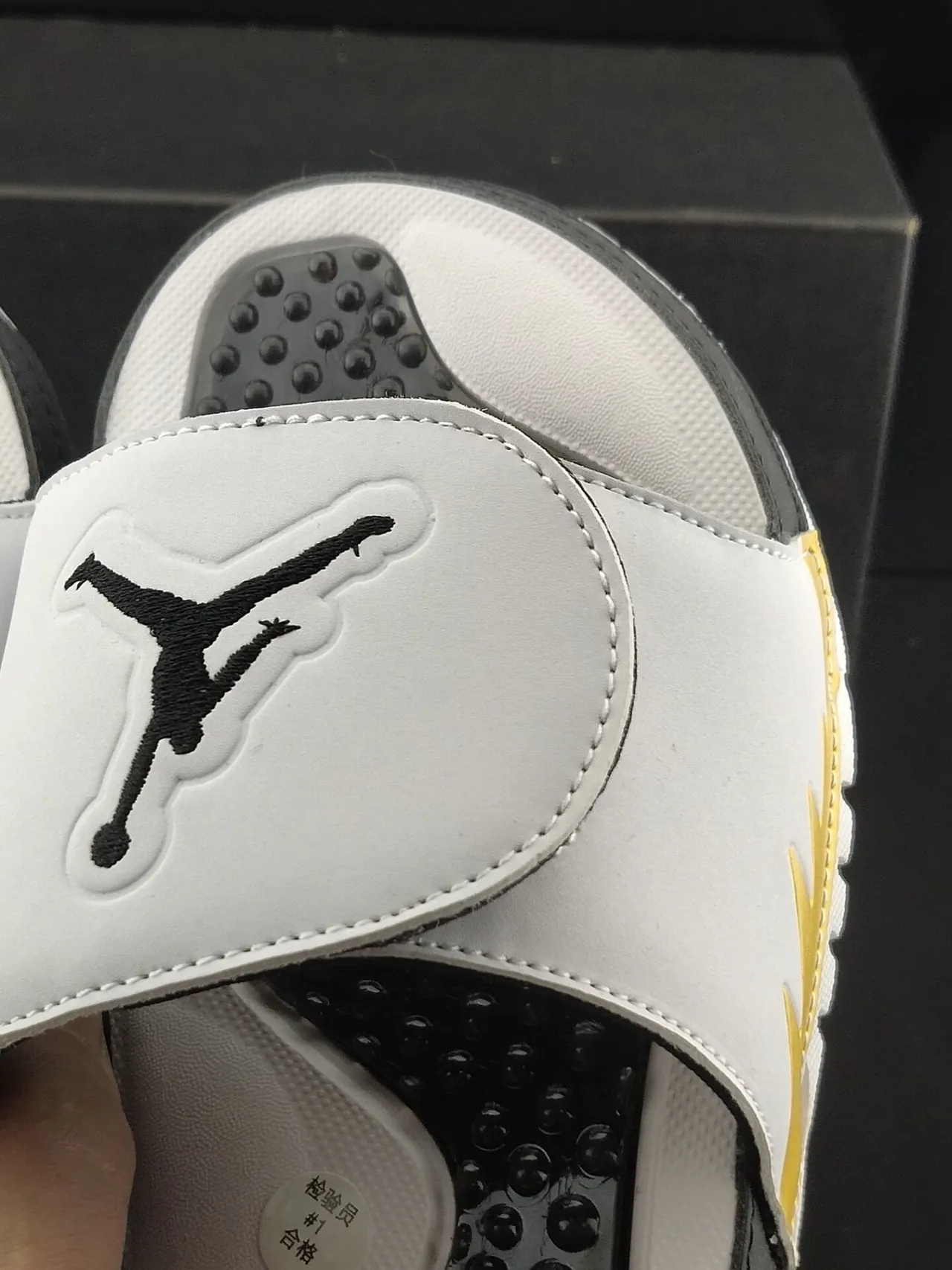 Air Jordan Slide 白黑金闪电拖鞋 6