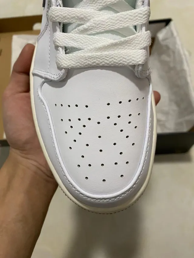 Air Jordan 白灰高帮皮革鞋面篮球鞋 3