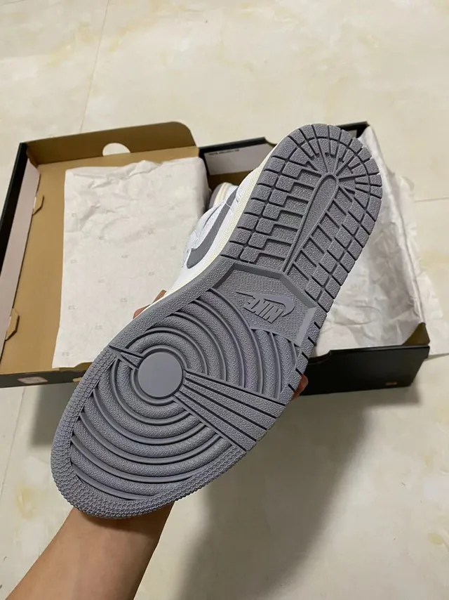Air Jordan 白灰高帮皮革鞋面篮球鞋 5