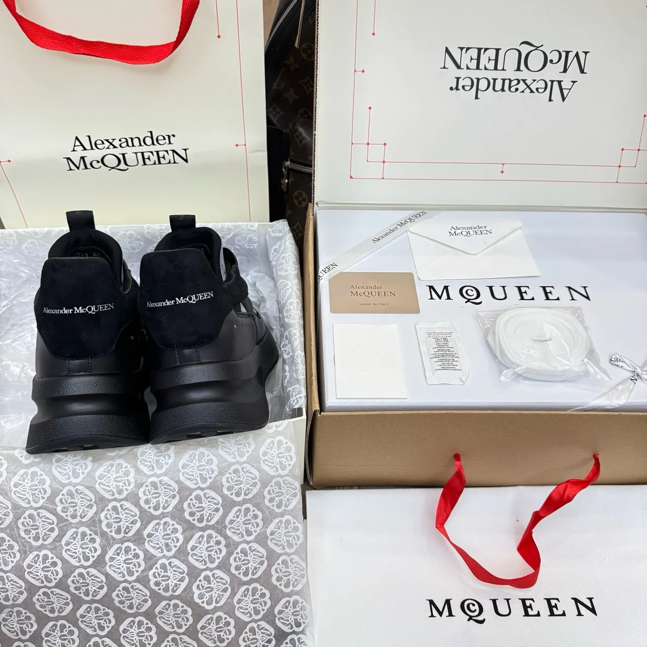 Alexander McQueen Oversized Sneaker काला चांदी कैमो चंकी स्नीकर 4